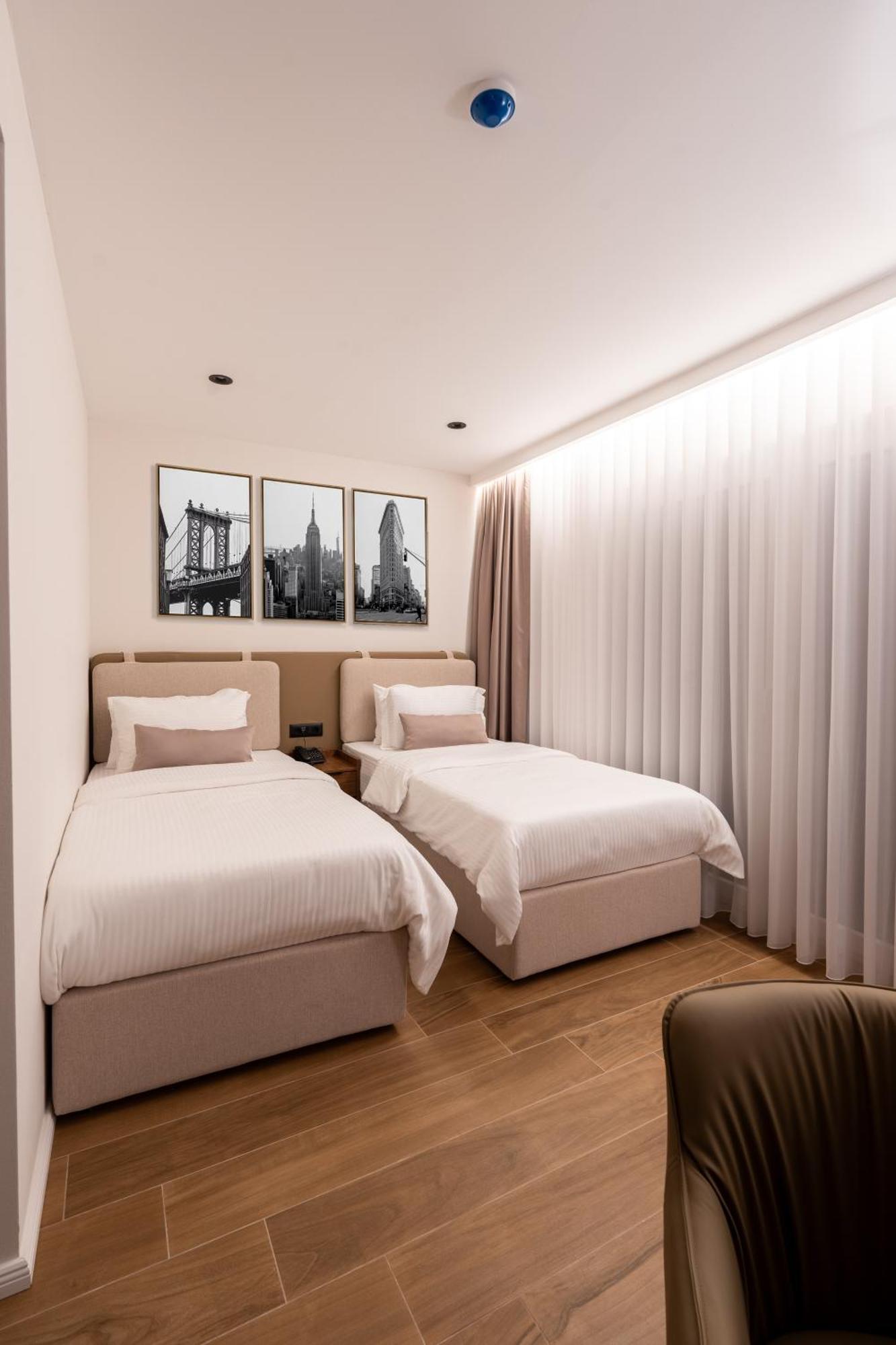 Ruby Hotel Prishtina Pristina Eksteriør bilde