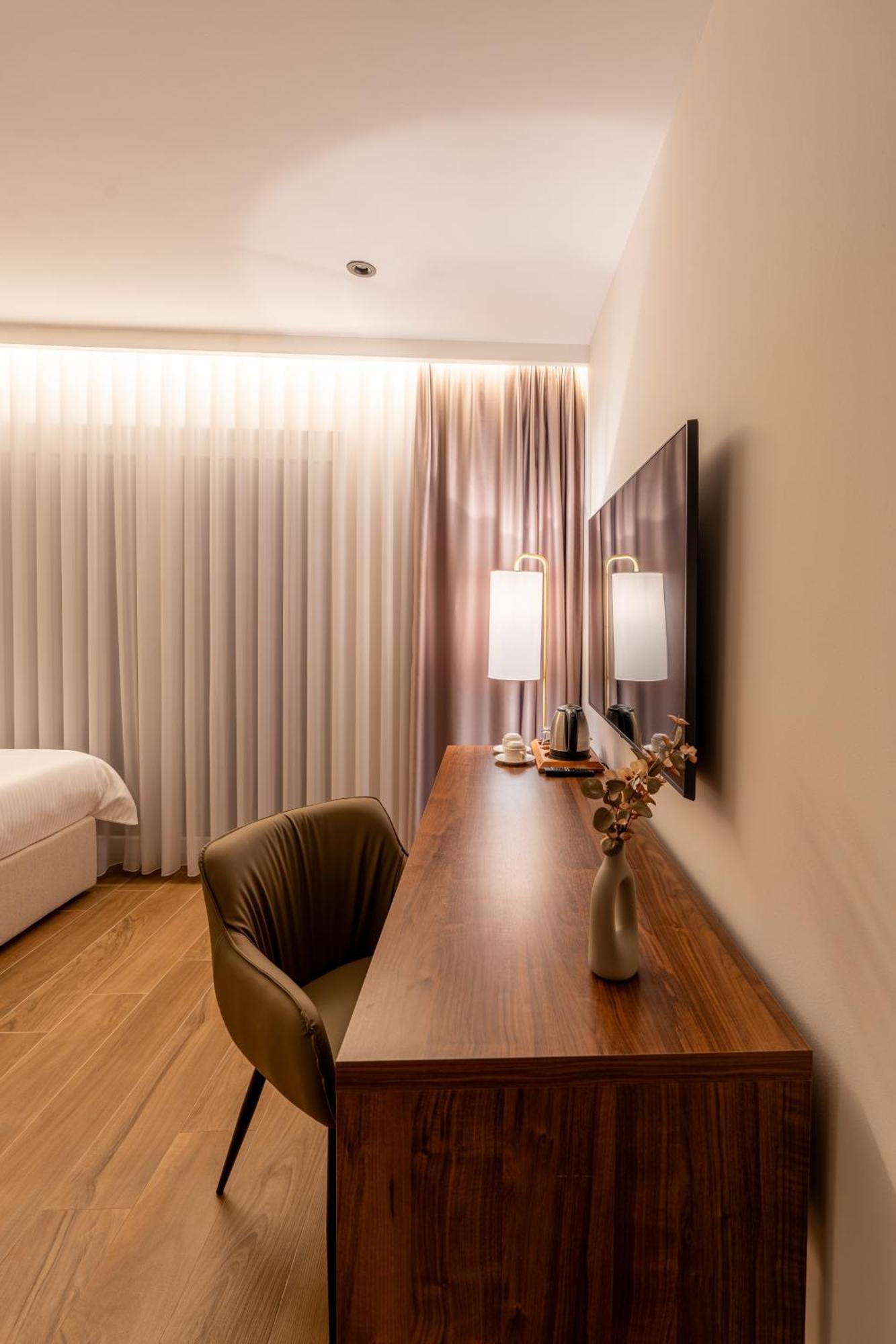 Ruby Hotel Prishtina Pristina Eksteriør bilde