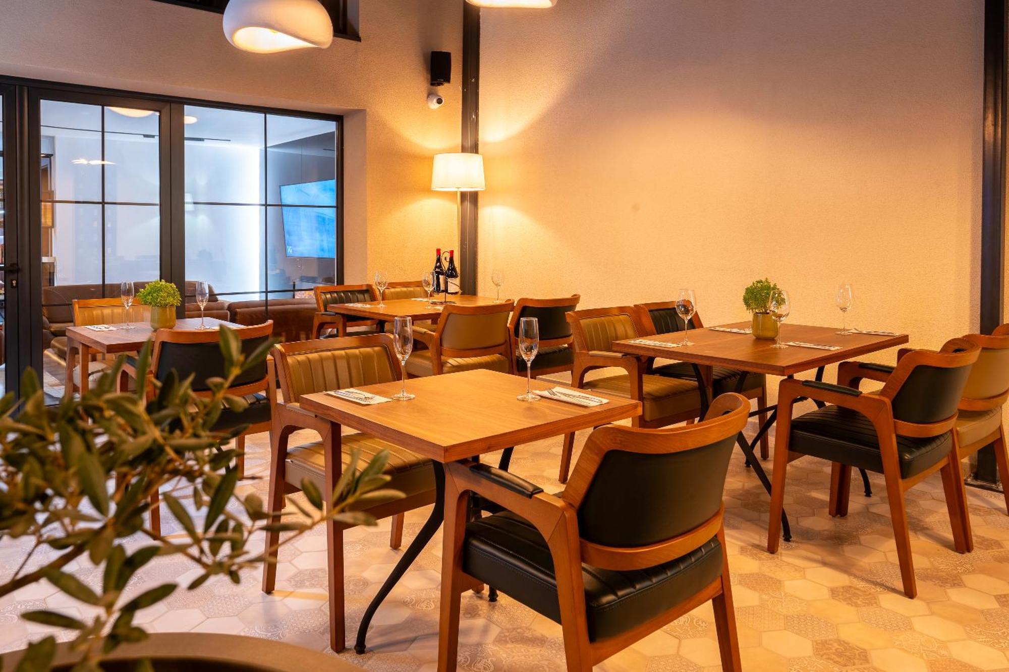 Ruby Hotel Prishtina Pristina Eksteriør bilde
