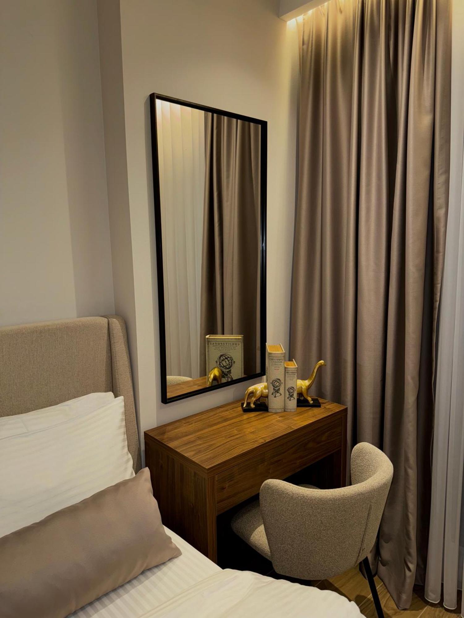 Ruby Hotel Prishtina Pristina Eksteriør bilde