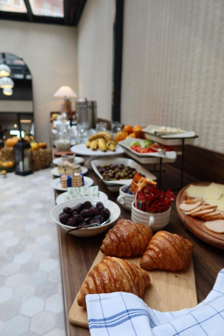Ruby Hotel Prishtina Pristina Eksteriør bilde